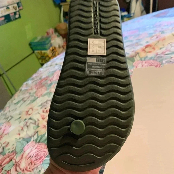 Men’s Green Summer Flip Flops Size 9 - Picture 3 of 3